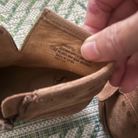 SOFFT Booties Light Brown Suede 9.5/10 Western Style VGUC Boho Fall Boots - Picture 6 of 7